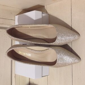 Dream Pairs Gold Glitter Pumps size 8 ( fit me at size 8.5) see note.